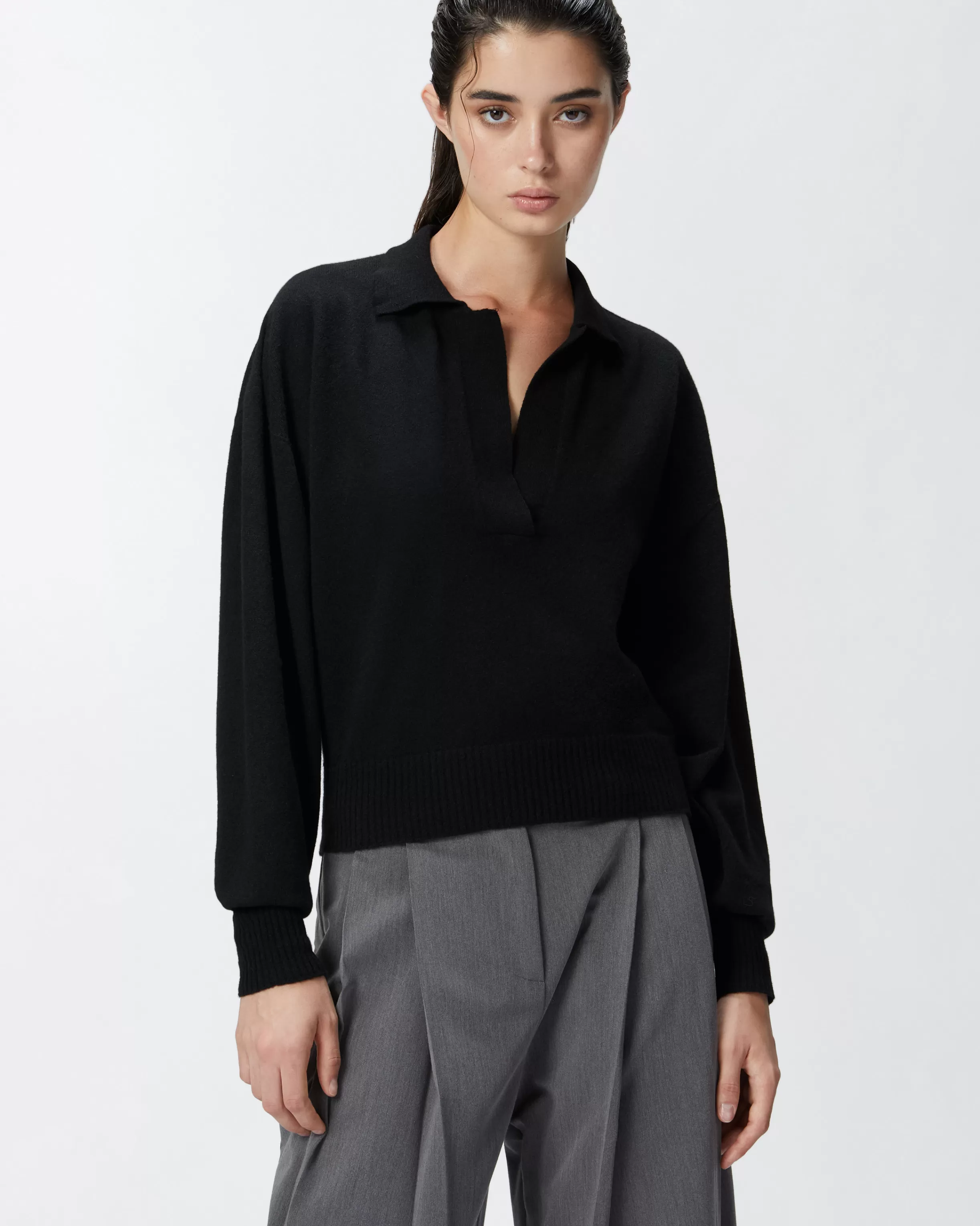 PINKO Short cashmere-blend sweater with collar